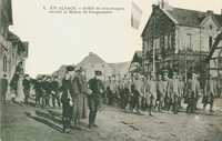  1914-1918 En Alsace Dannemarie défilé de nos troupes In Alsace Dannemarie ravelled of our troops.jpg 